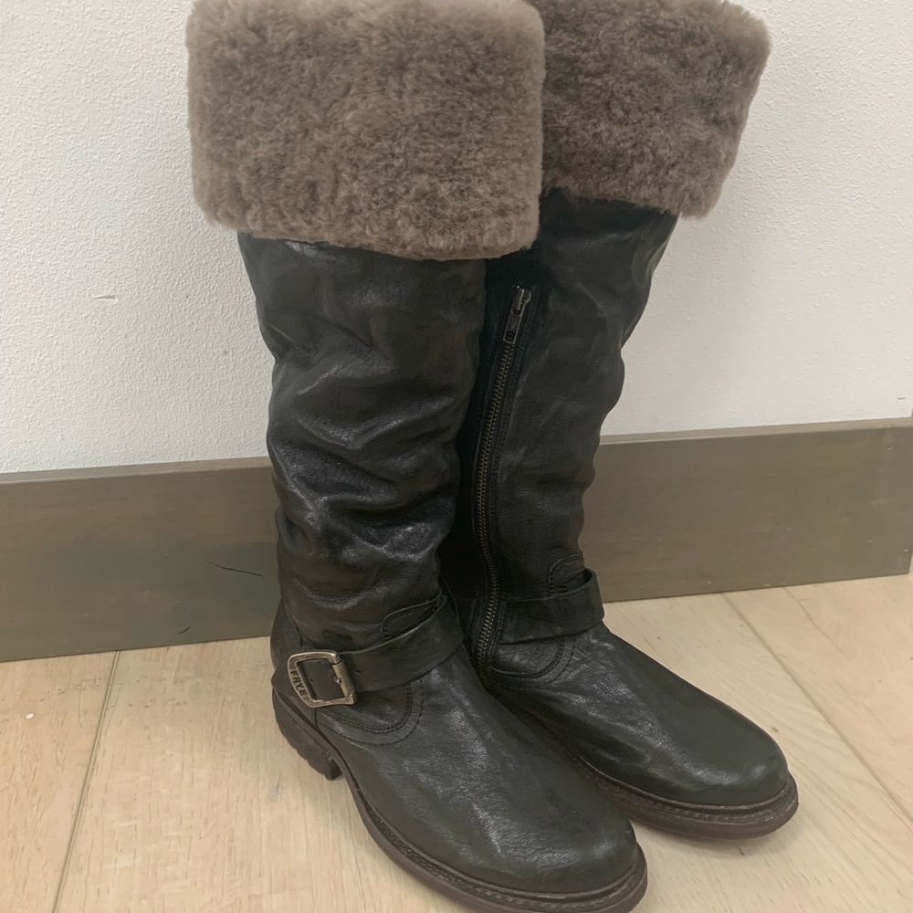 Black Leather Boots with Brown Fur Lining